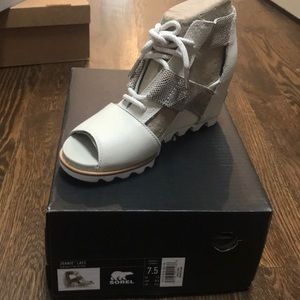 Sorel Joanie lace sea salt size 7.5